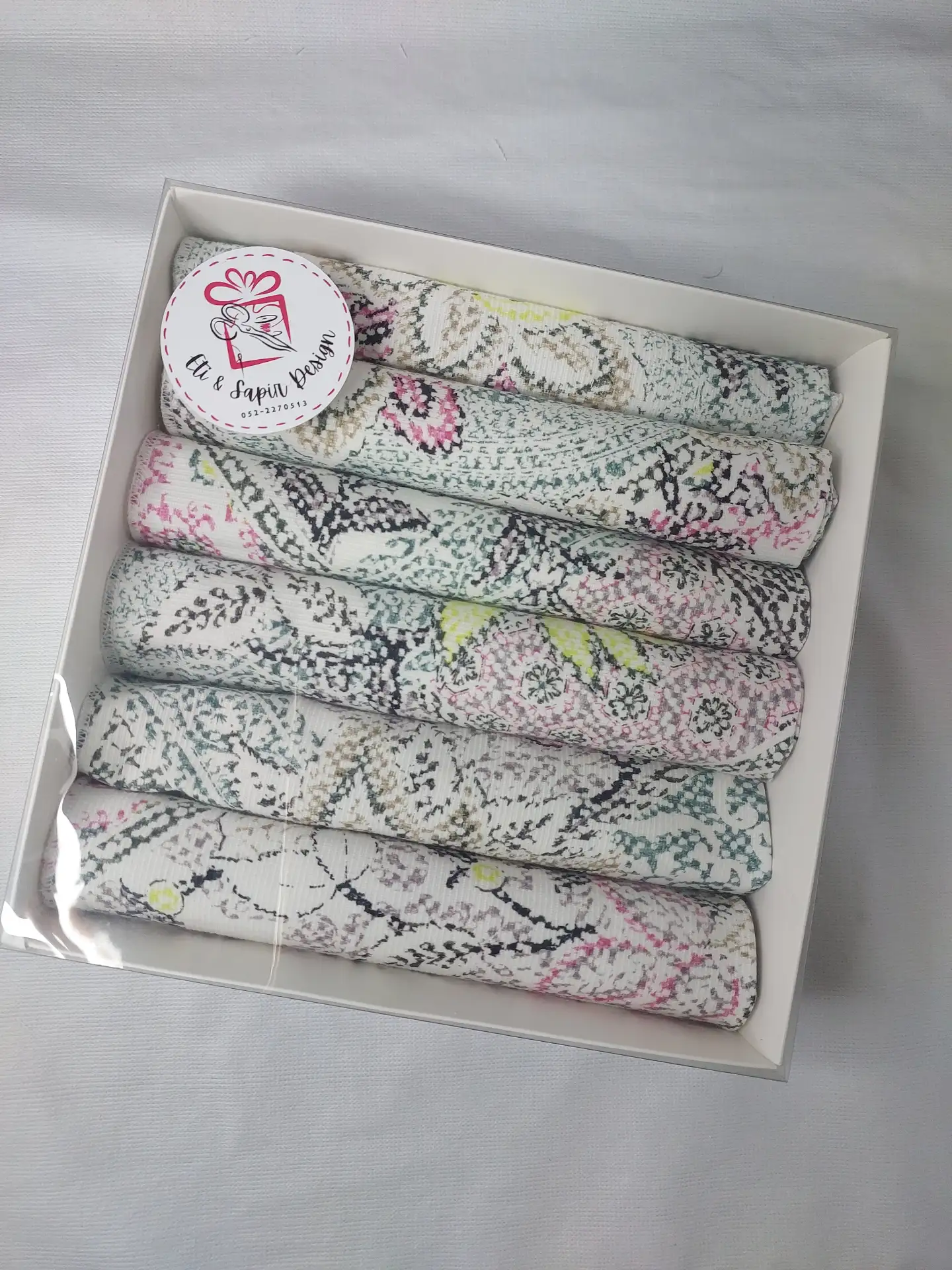 מארז מפיות וחבקים