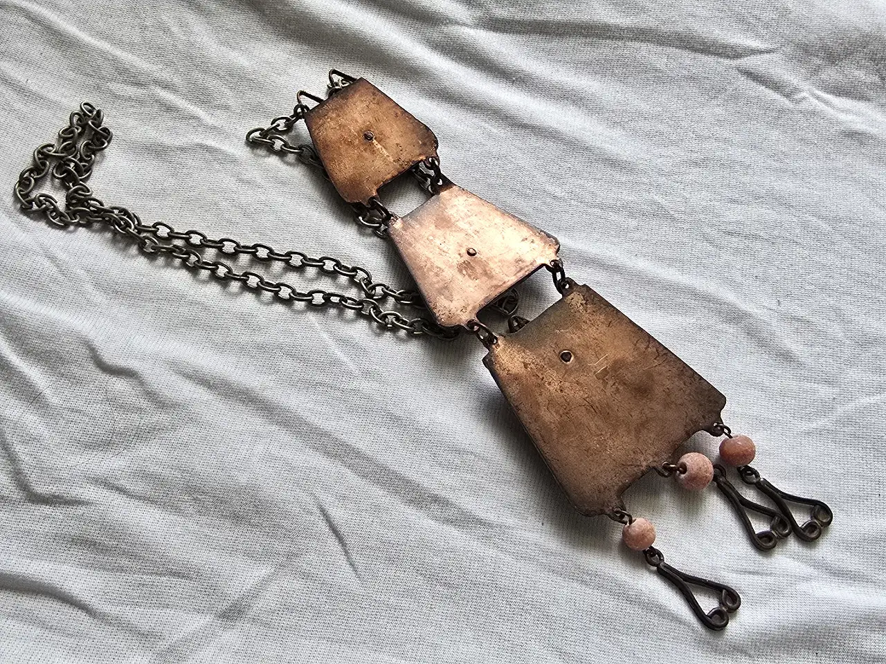 שרשרת תליון וינט'ג ממקסיקו האבן המגולפת כנראה אבן אגת גב התליון עשוי נחושת