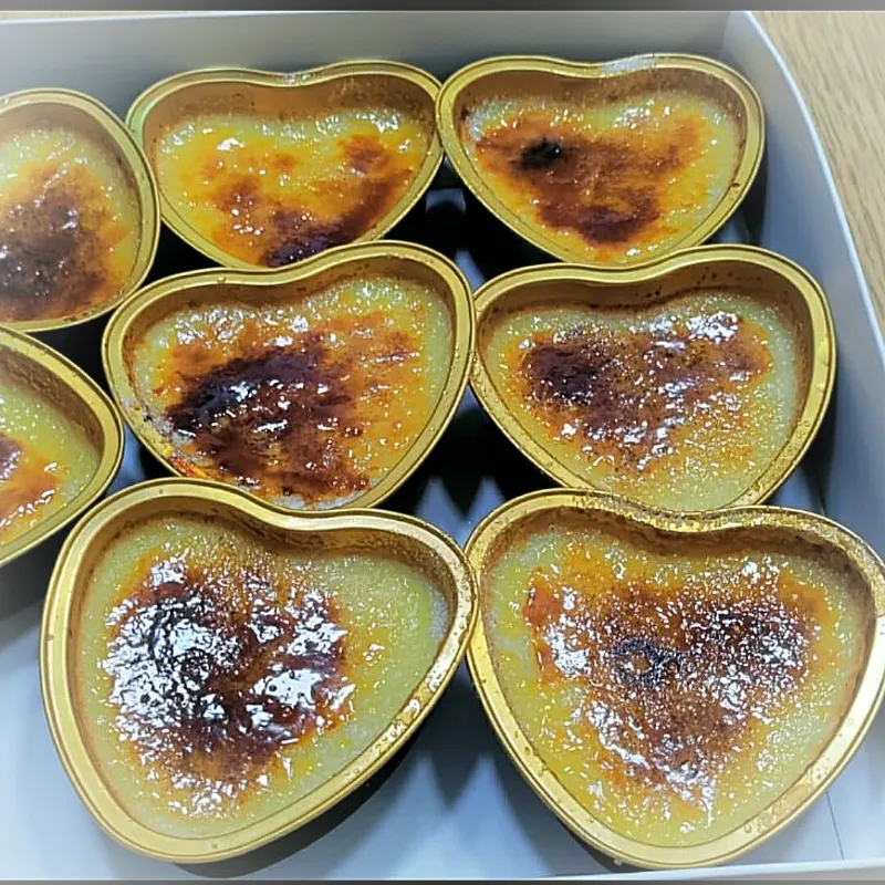 קרם בורלה בגרסה פרווה או חלבי