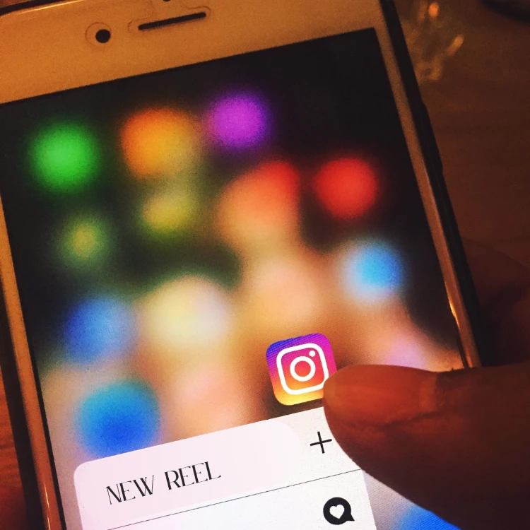 מאמנת שיווק ורילסים לעסקים באינסטגרם 