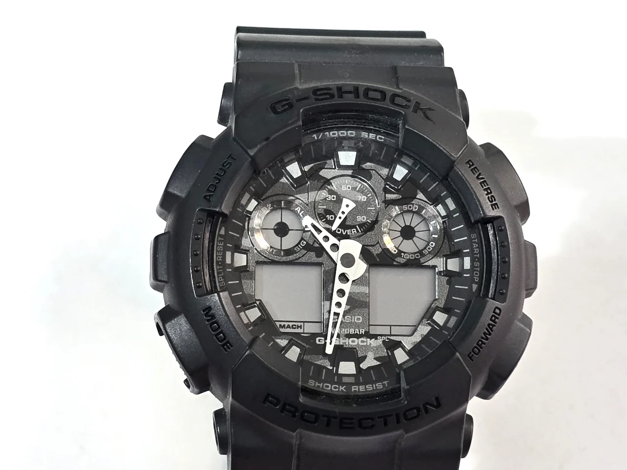 זוג שעונים האחד הקטו דיגטלי והגדול שעון צלילה ל.200 מ' השעון של ח'ב קסיו Casio דגם GA-100CF,חוסר בסוללה בגדול