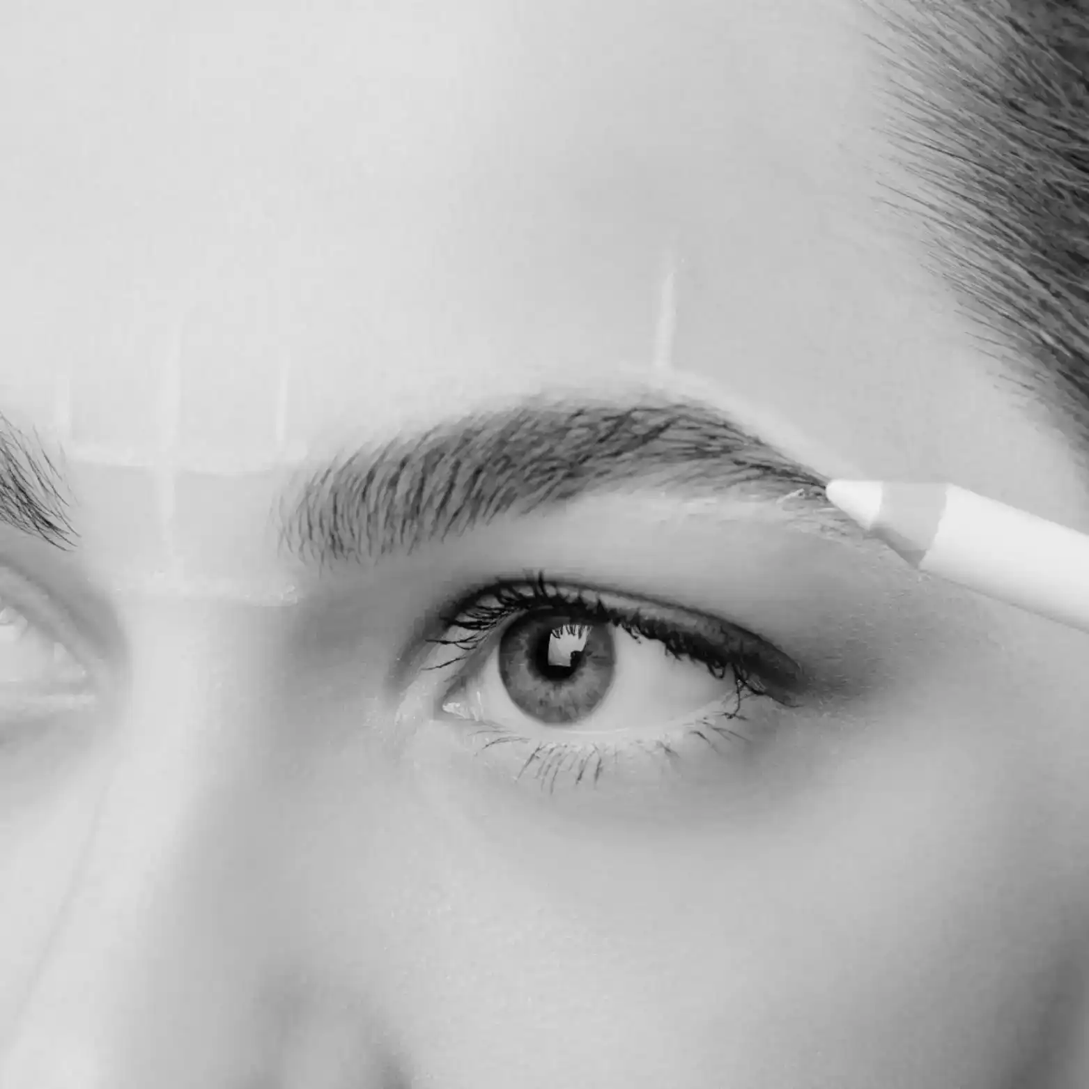 גבות ושעווה באף וקו זקן – המפתח למראה פנים מטופח