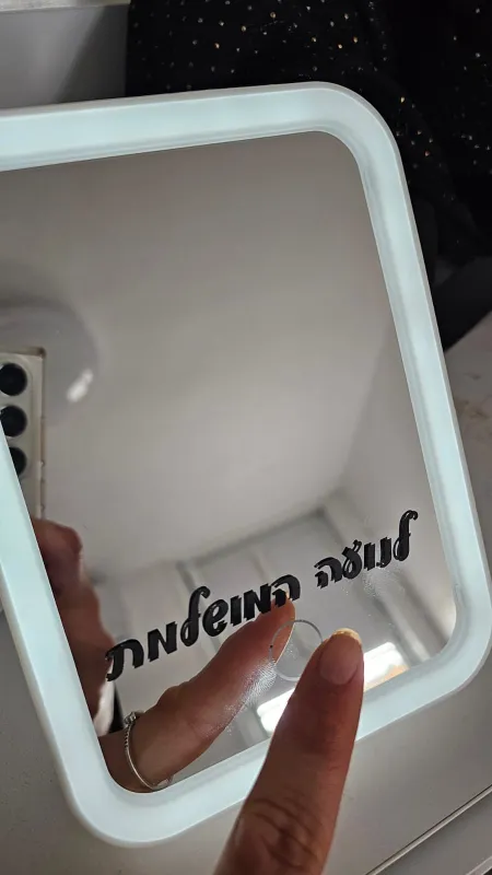 מראת לד מגע