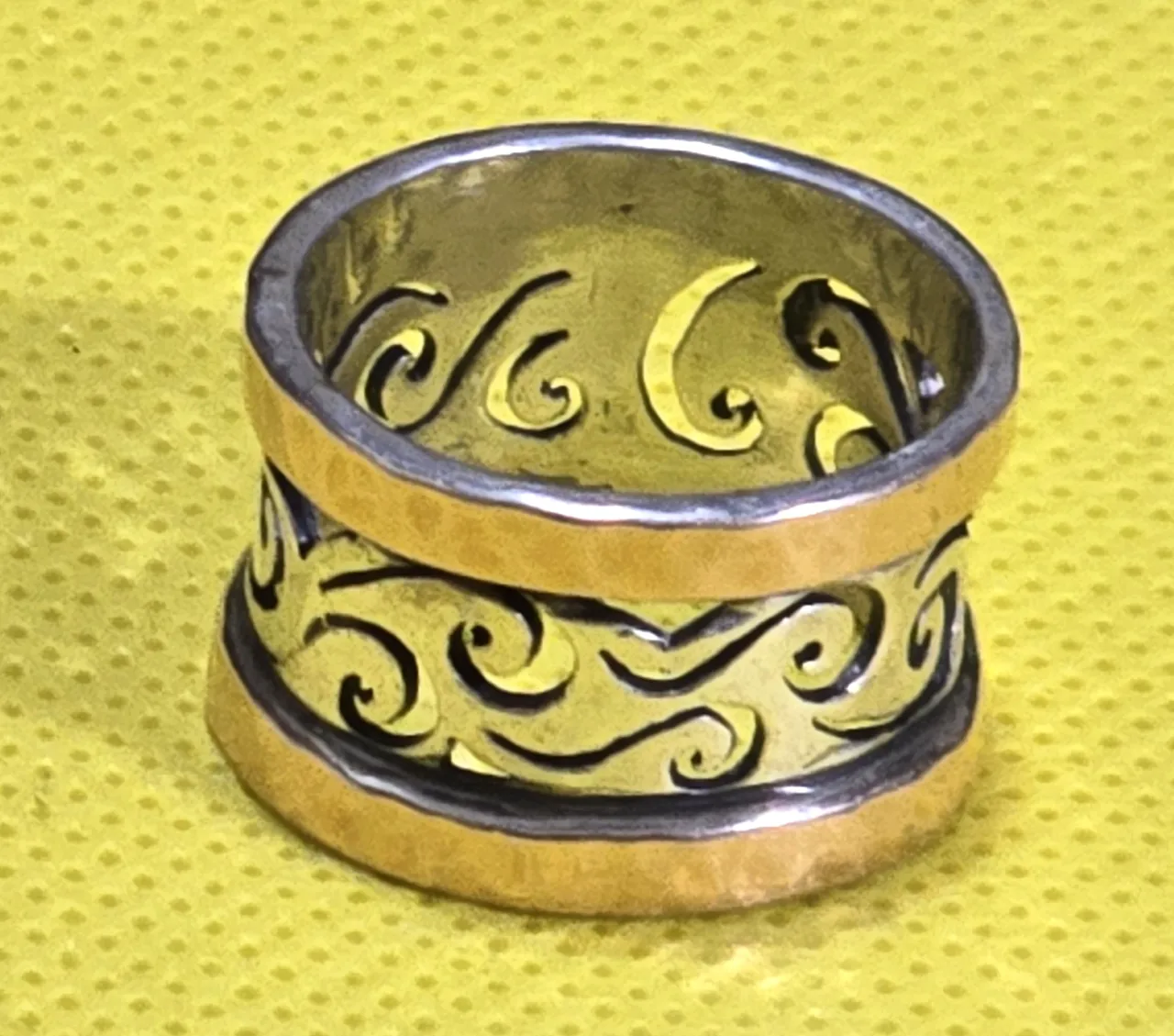 טבעת כסף וזהב חברת GRAS מרהיבה ואיכותית  עשויה כסף סטרלינג 925 חתום