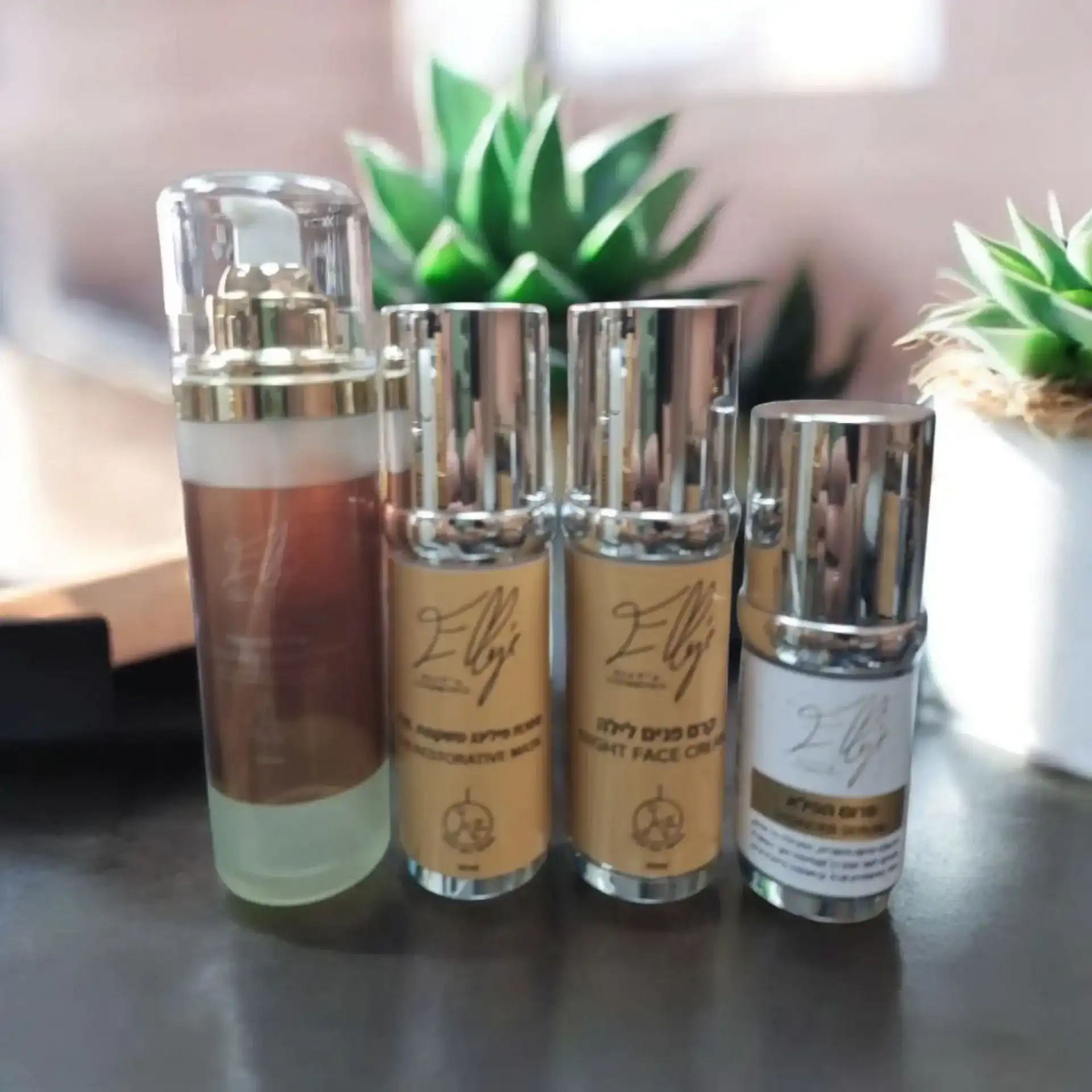 מארז יופי EXT - סרום, סבון פנים, קרם לילה, מסכת פילינג משקמת