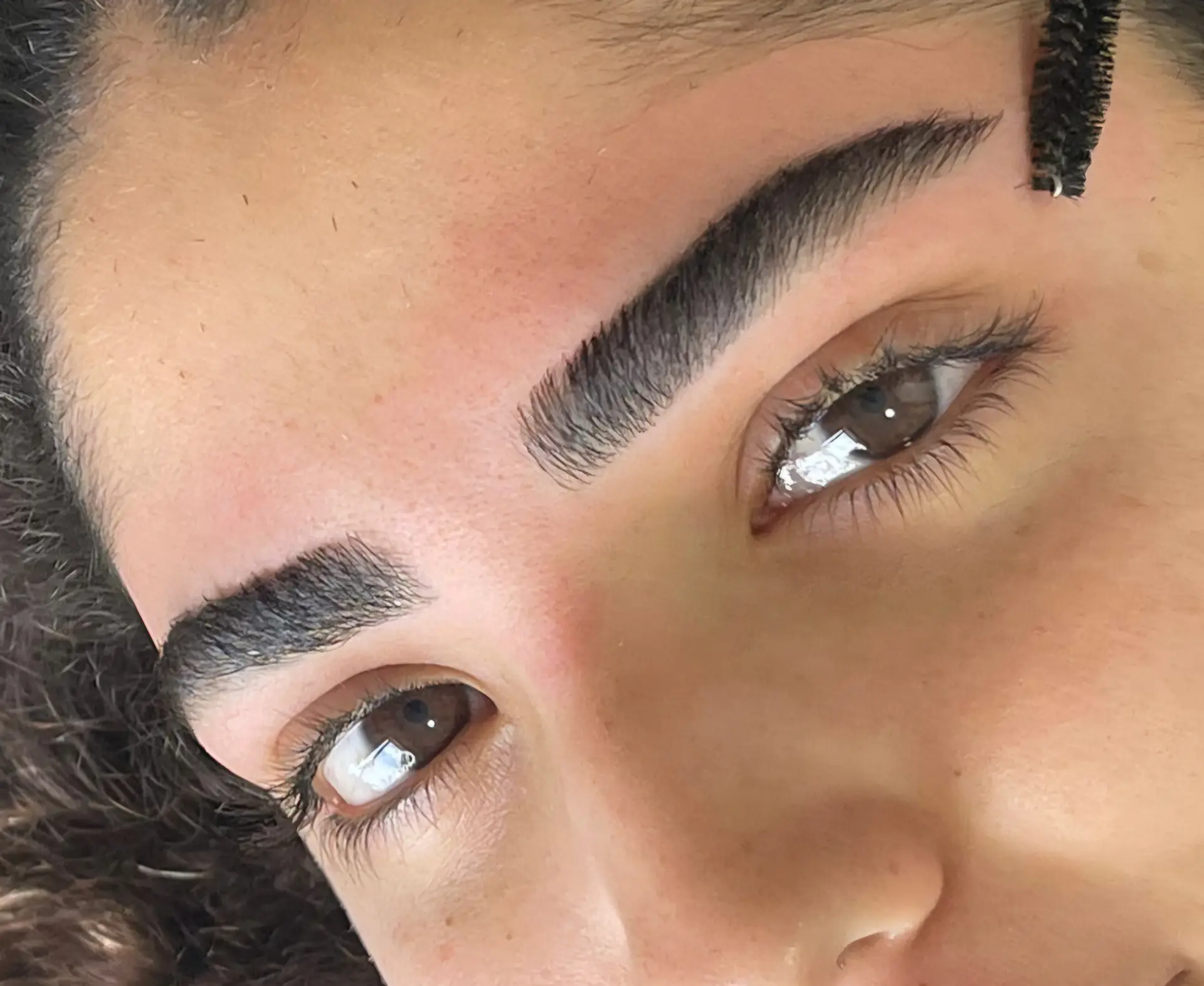 עיצוב גבות טבעיות – איך להשיג את המראה המושלם