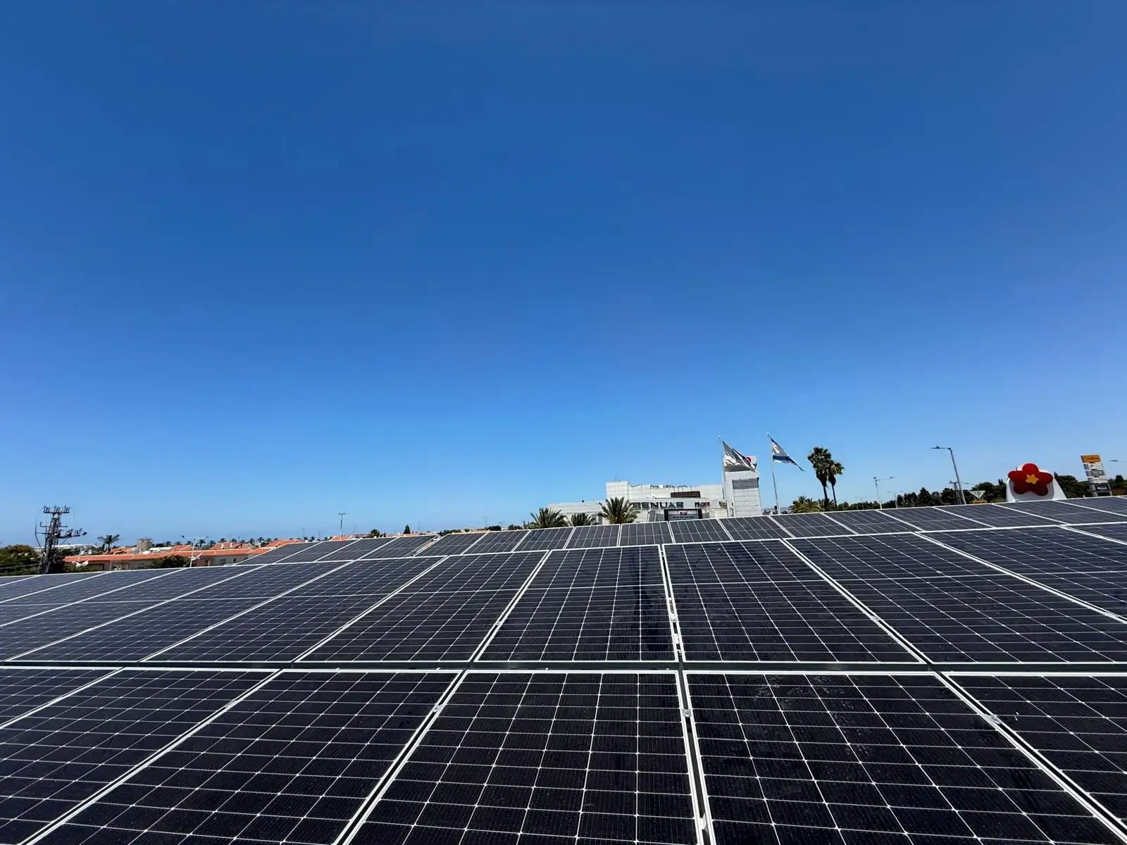 מערכות סולאריות למבנים מסחריים