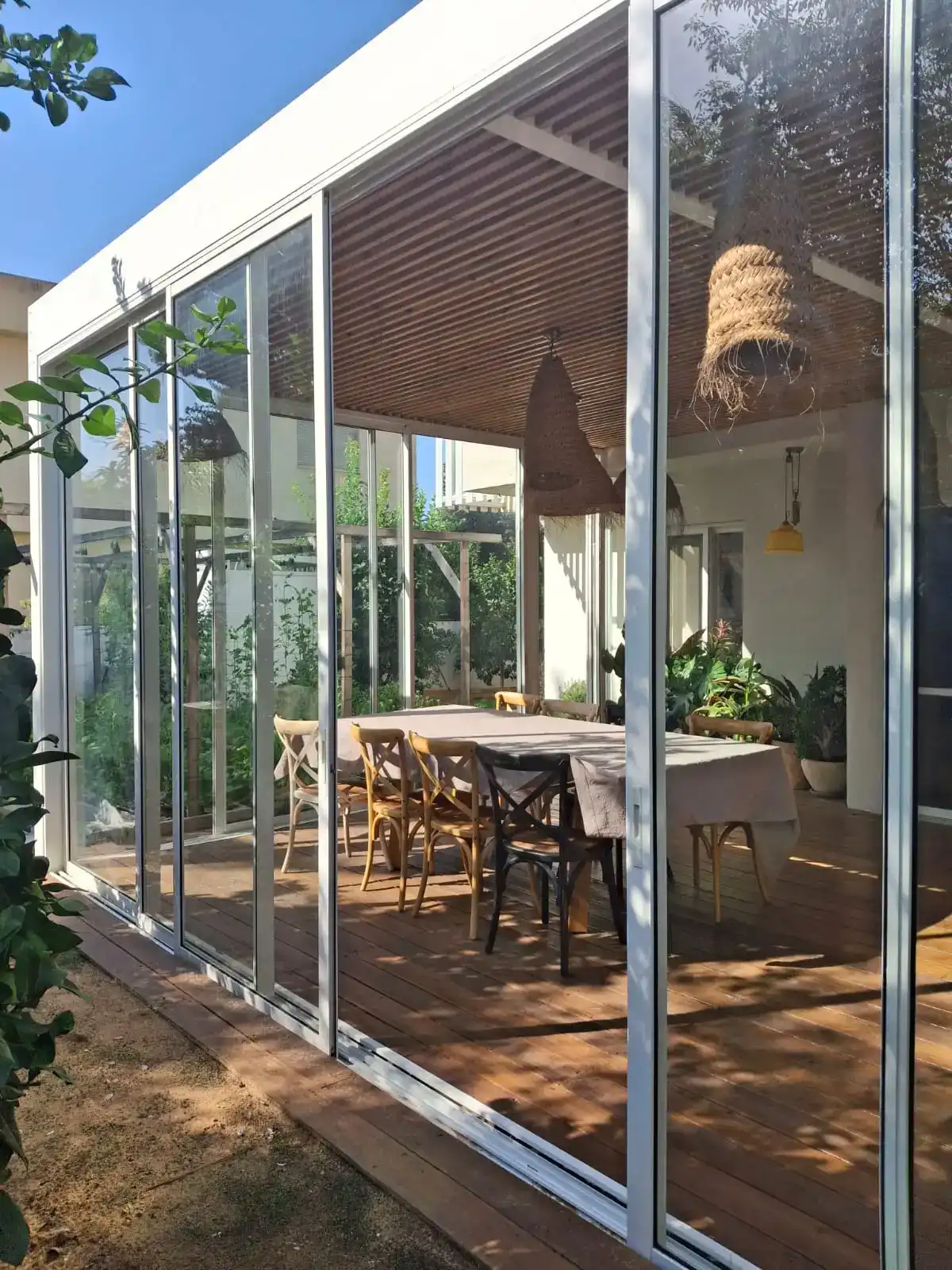 המדריך לבניית מטבח חוץ פרקטי ומעוצב