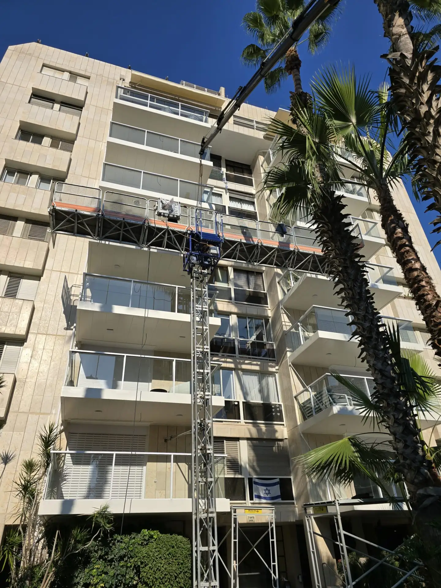 התקנה והשכרה של פיגומי תורן