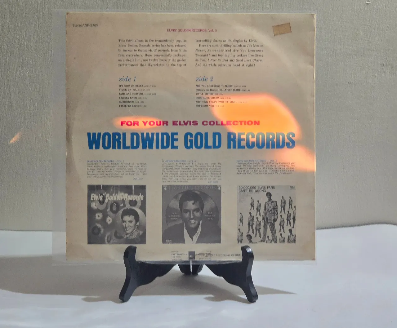*נדיר-אלוויס פרסלי - Elvis - Voulume 3 of Elvis's Golden Records תקליט בעטיפה מקורית. סטריאו. תקליט במצב תקין, אריזה מוכתמת, עם קשקוש בצבע וחותמת 'שחם ישראל, ריינס 49 גבעתיים'.