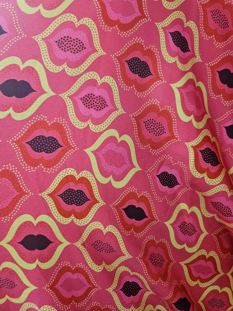 סטן לייקרה מודפס חדש