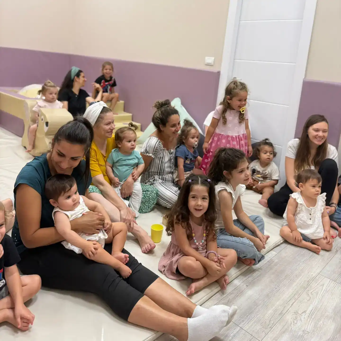 גן עם אמאבא בהדרכת גל רוטשילד 8.10 יום רביעי 09:30