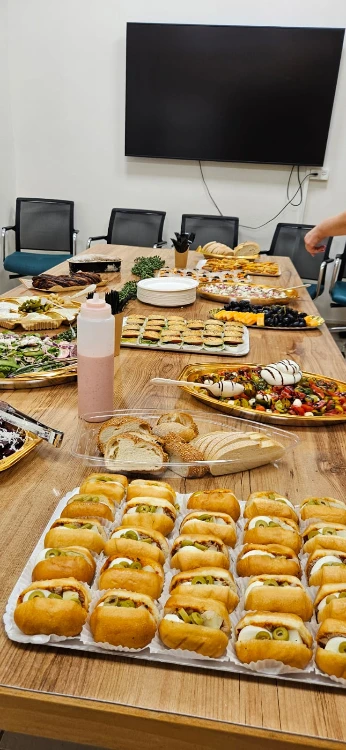 מגשי אירוח יוקרתיים