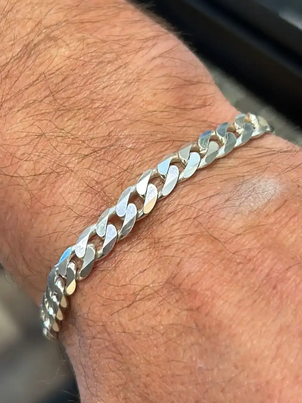 צמידים עם חריטה אישית – כסף טהור