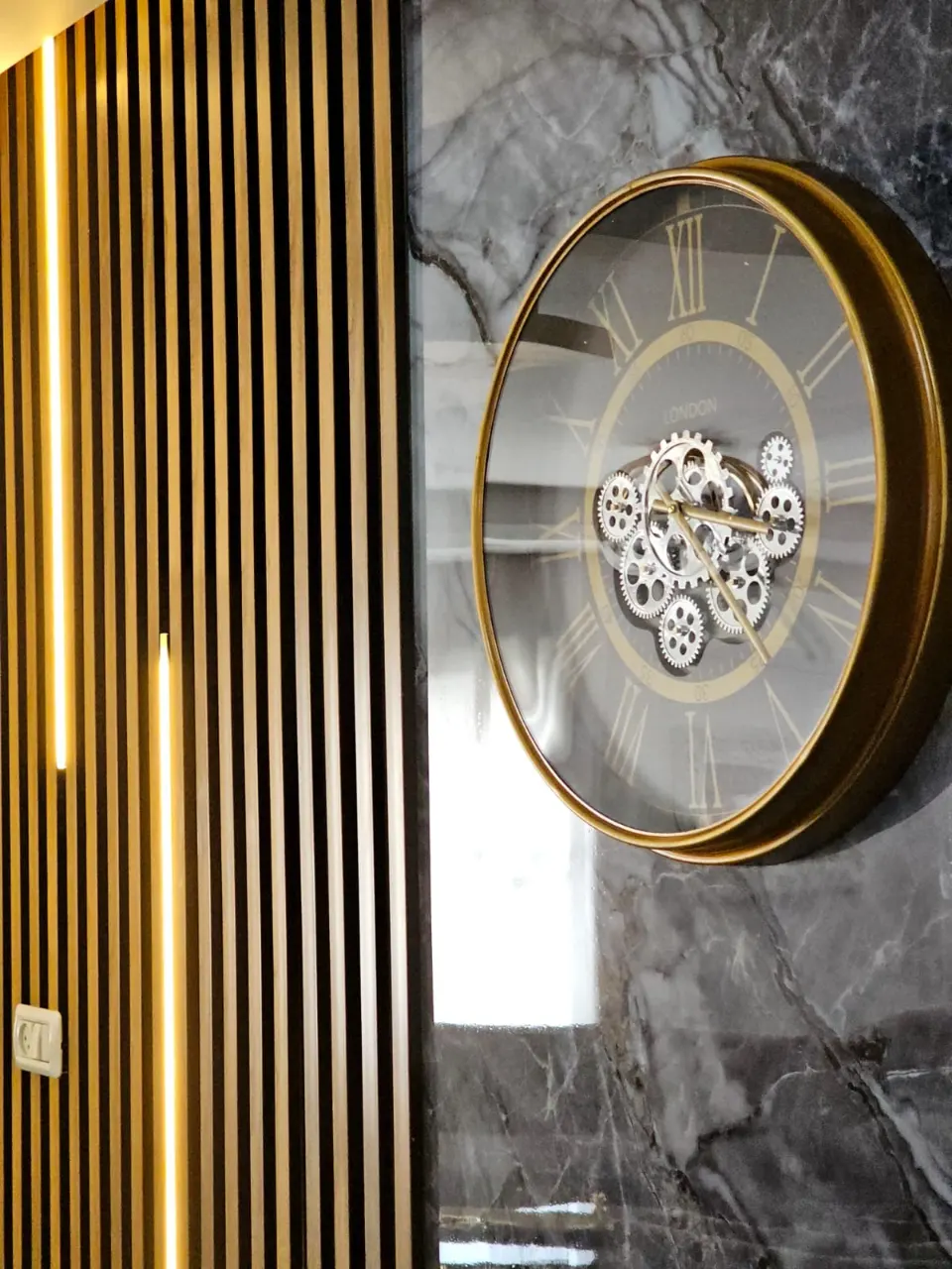 חיפוי קירות דקורטיבי