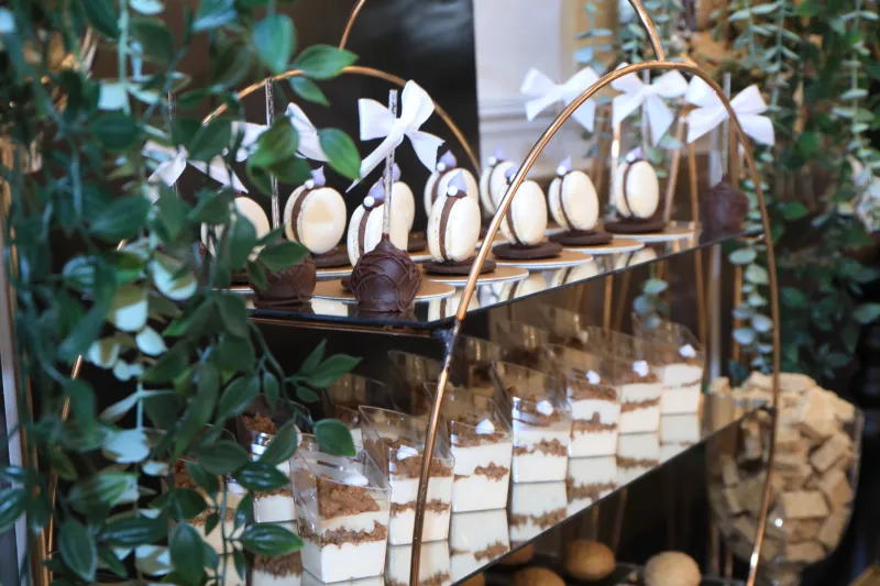 בר בר-מצווה אלגנטי בשחור זהב. עיצוב💫קינוחים💫ומזכרות