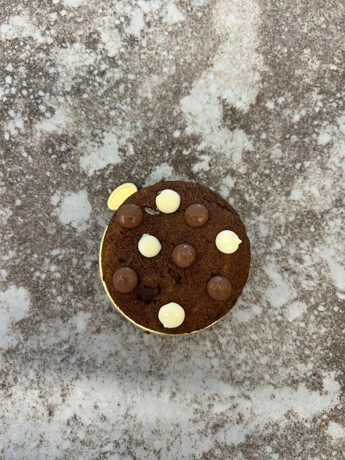 קראמבל קוקיז - מחיר לעוגיה (ניתן לקנות מארז)