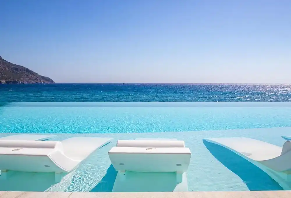 חופשה יוקרתית בקרפטוס – יוון