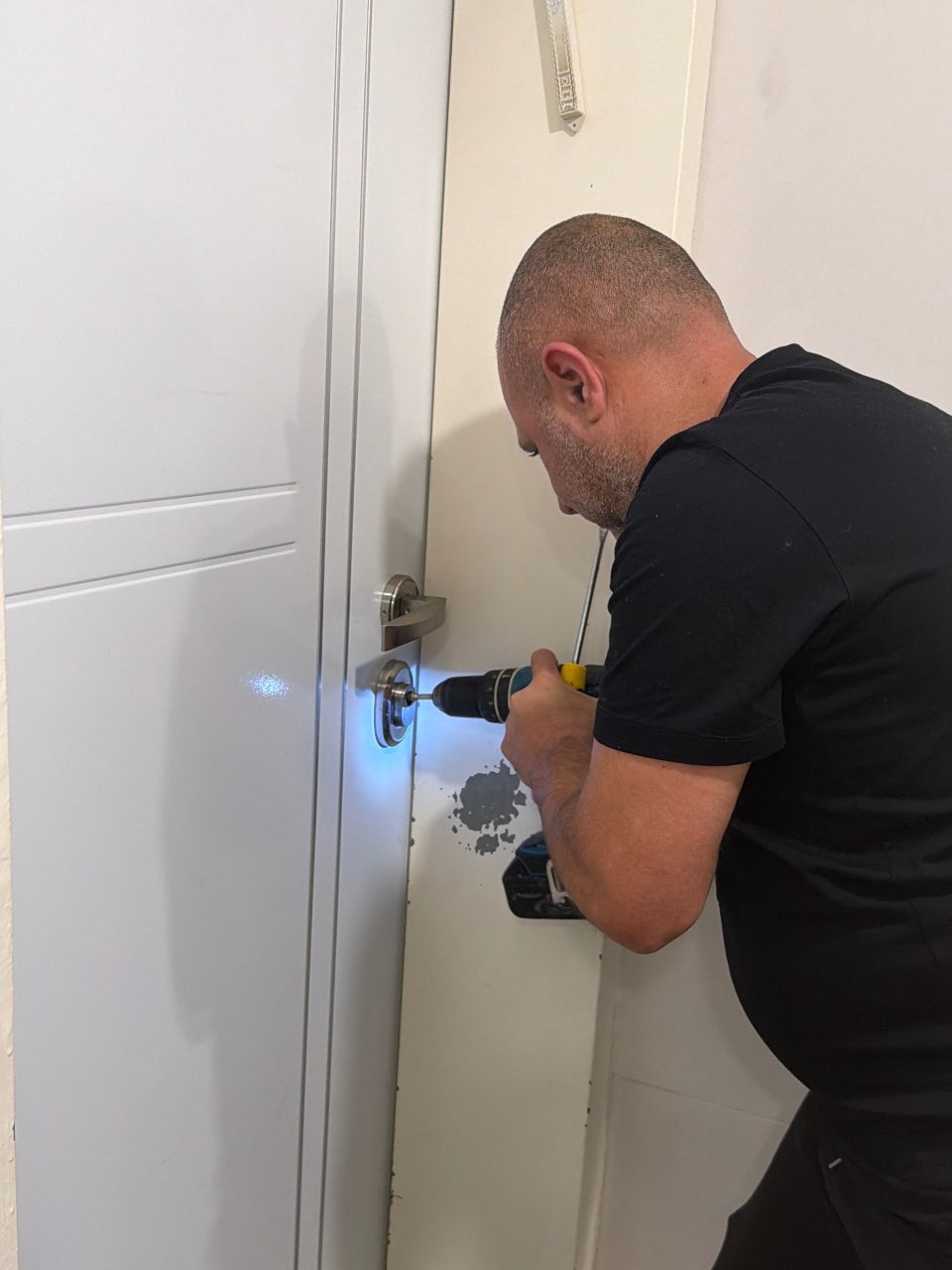 פריצת דלתות