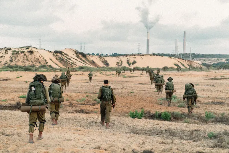 שיחת עומק על צבא מקצועי בישראל, בפודקאסט “משחק מלים”