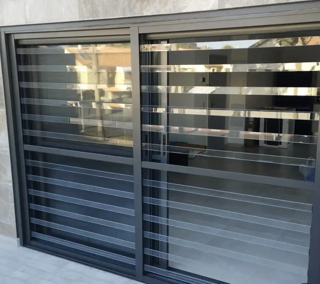 סורגים שקופים