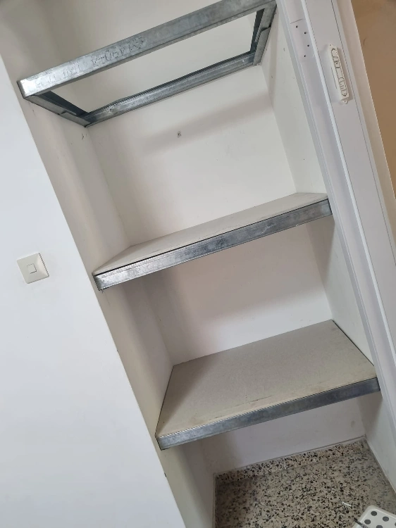 עבודה גבס קטנה מדפים