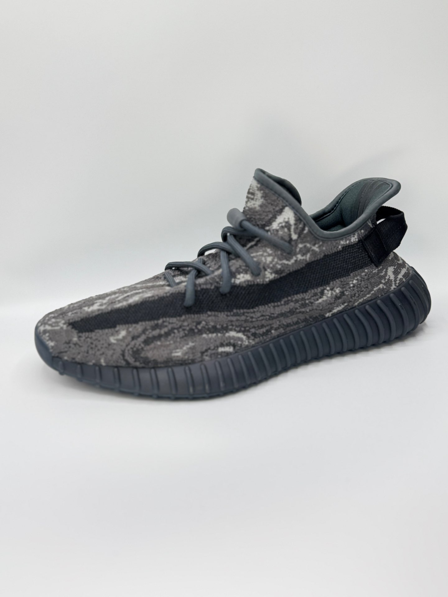 “Adidas Yeezy Boost350 V2 “Mx Dark Salt