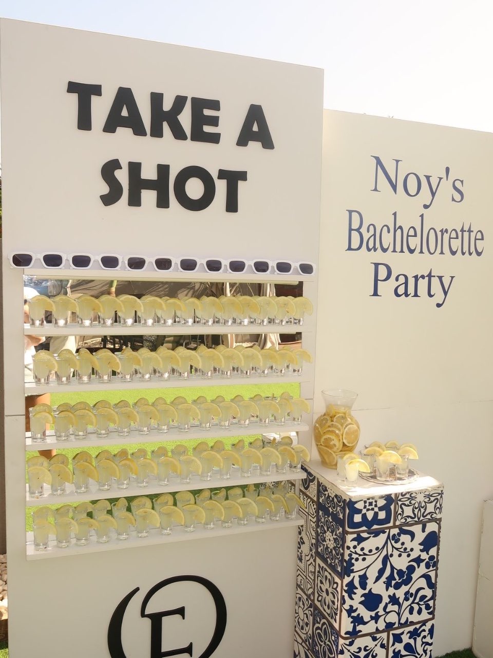 קיר צ׳ייסרים להשכרה ללא אלכוהול 