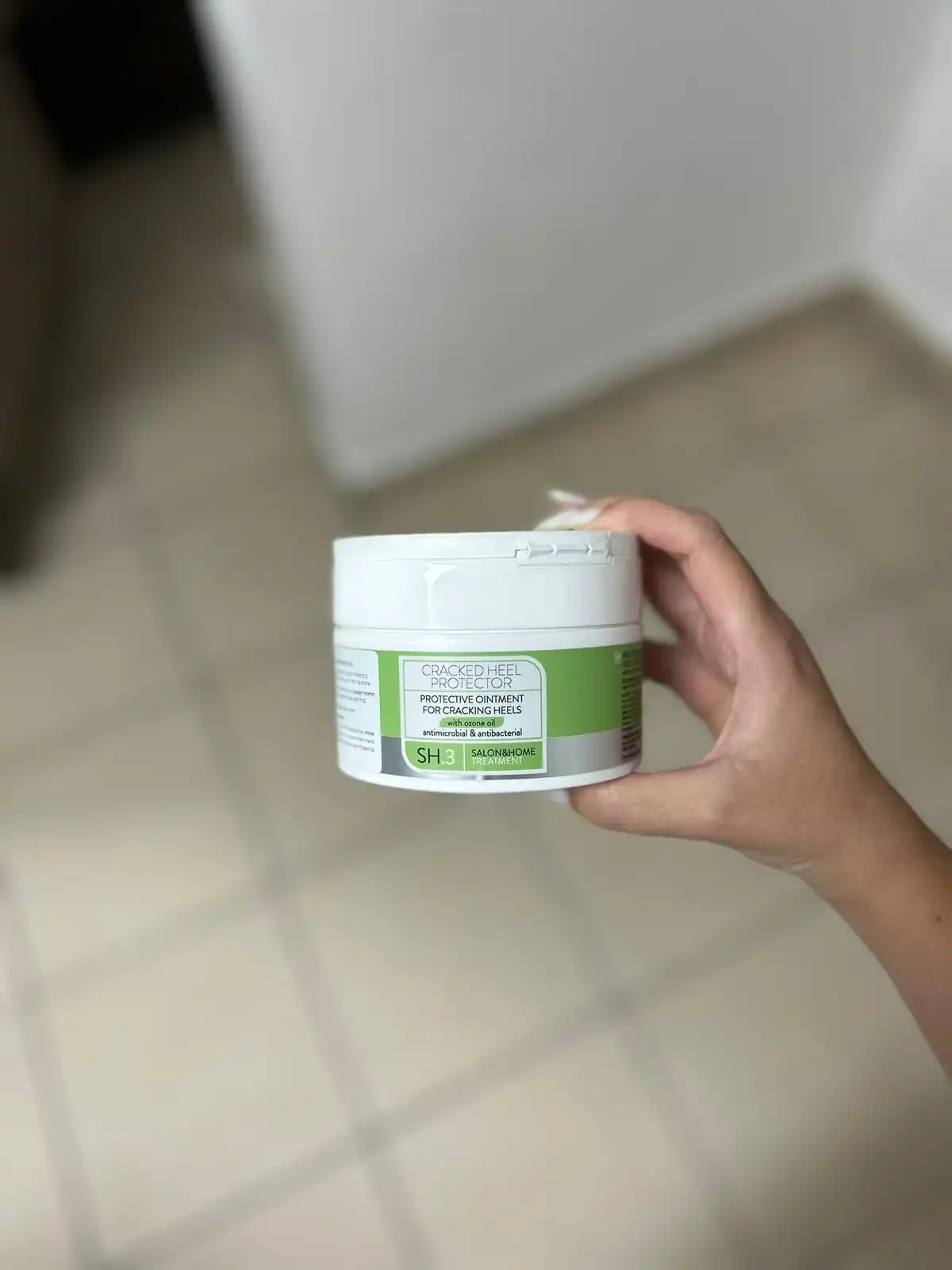 משחת הגנה לעקבים סדוקים