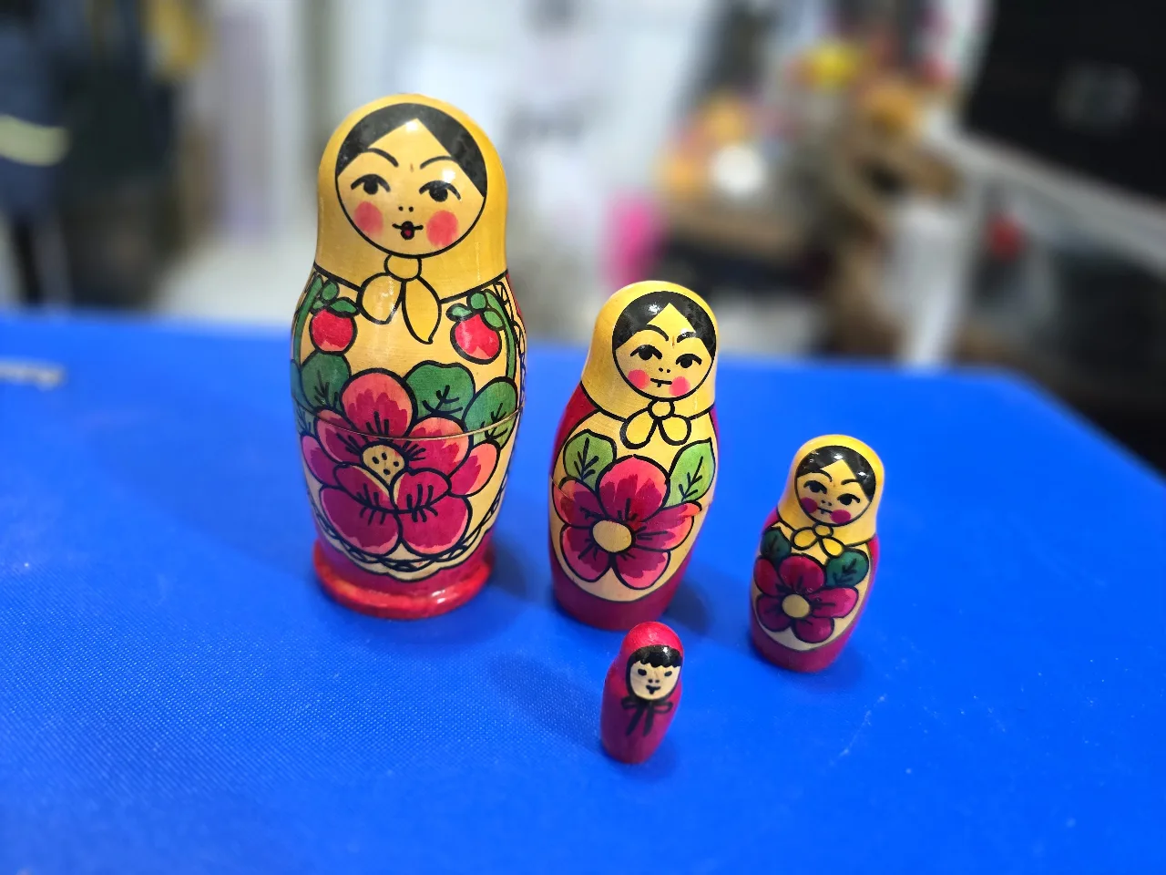 בובת בבושקה 4 חלקים גובה 13 ס'מ