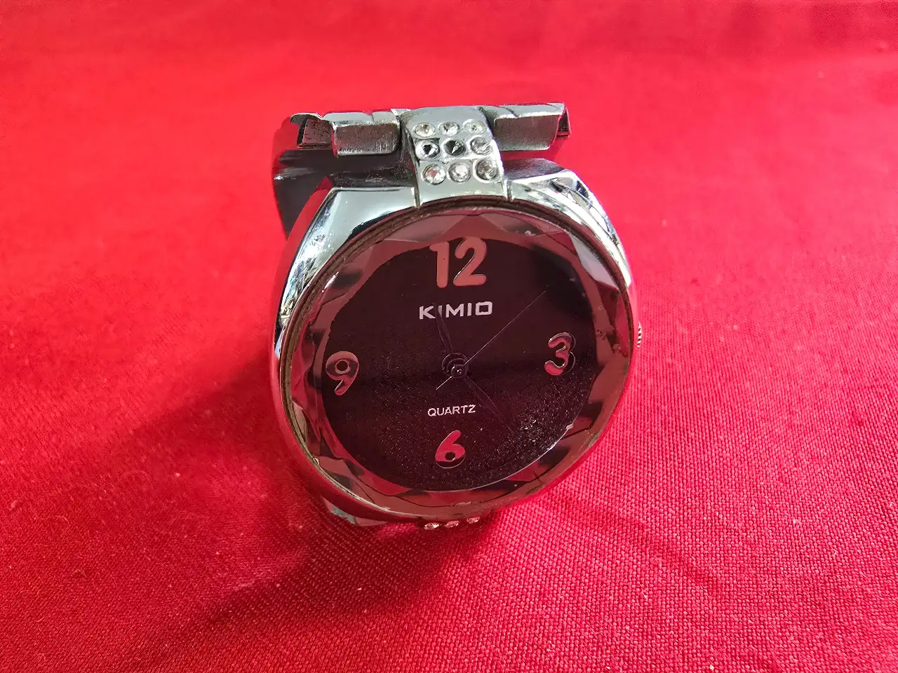 שעון יד לנשים גוף השעון והצמיד עשוים ממתכת חוסר בסוללה