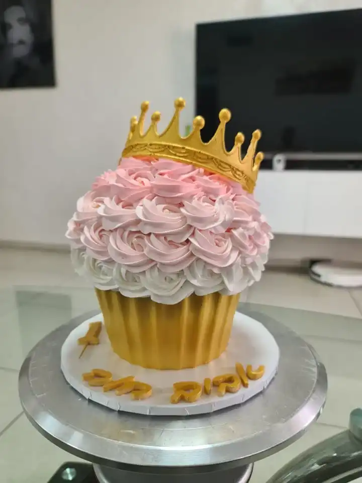 עוגה בצורת קאפקייס