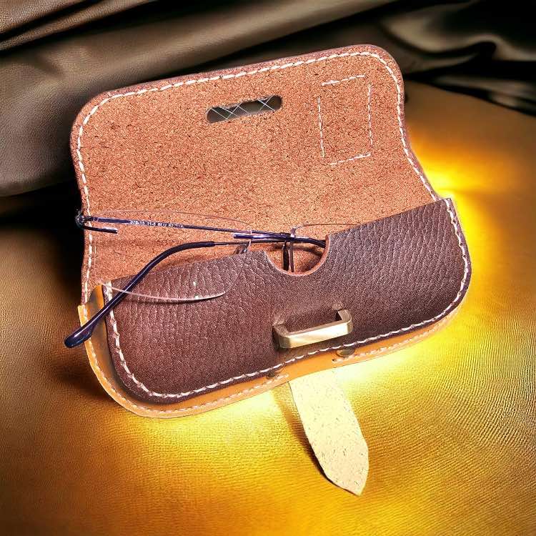 נרתיק חום משולב עם מנגו 🥭🤎