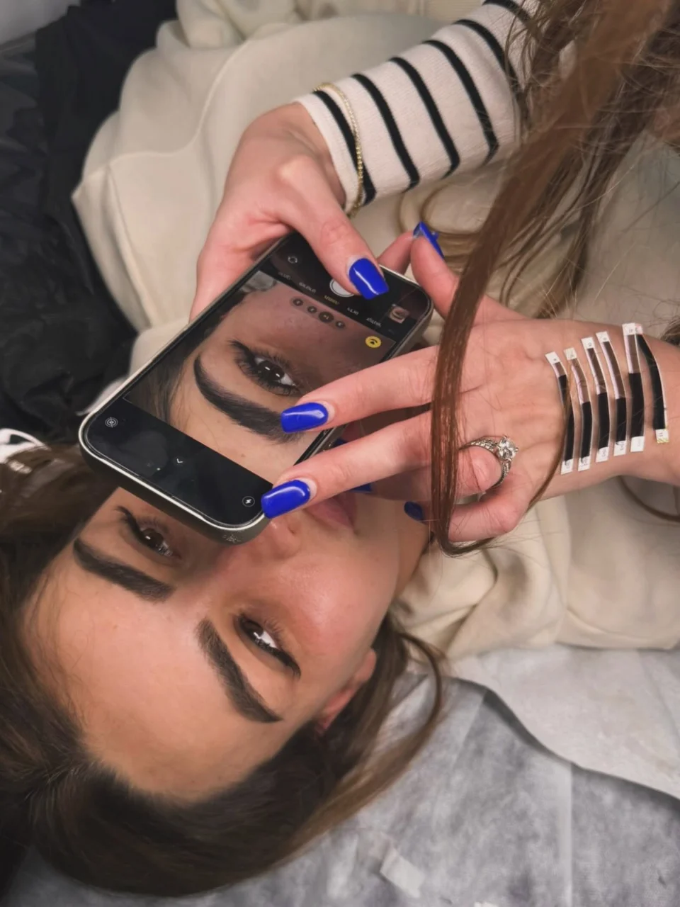 גבות וריסים: הסוד למראה פנים הרמוני ומושלם ב-Lash studio by Karina