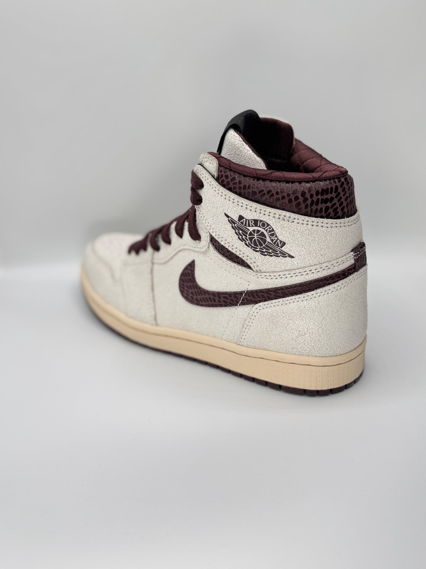 “Jordan 1 Retro high Og “ A Ma Maniere