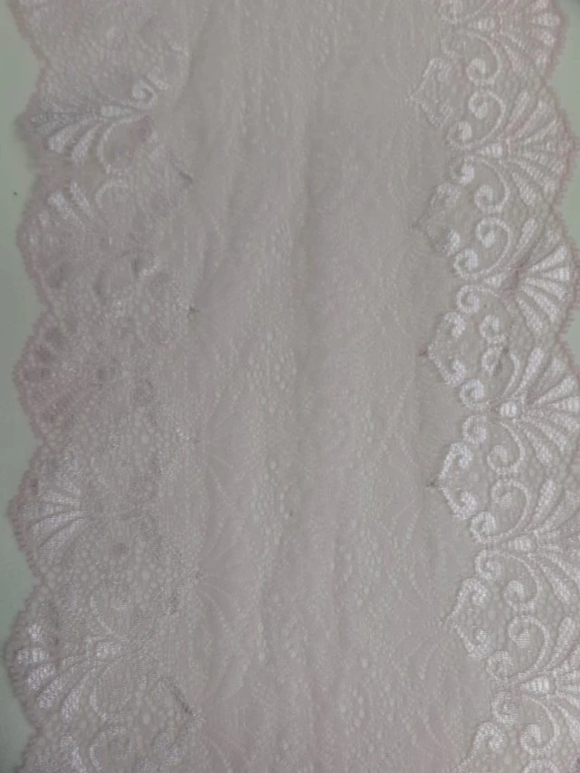 תחרה לייקרה