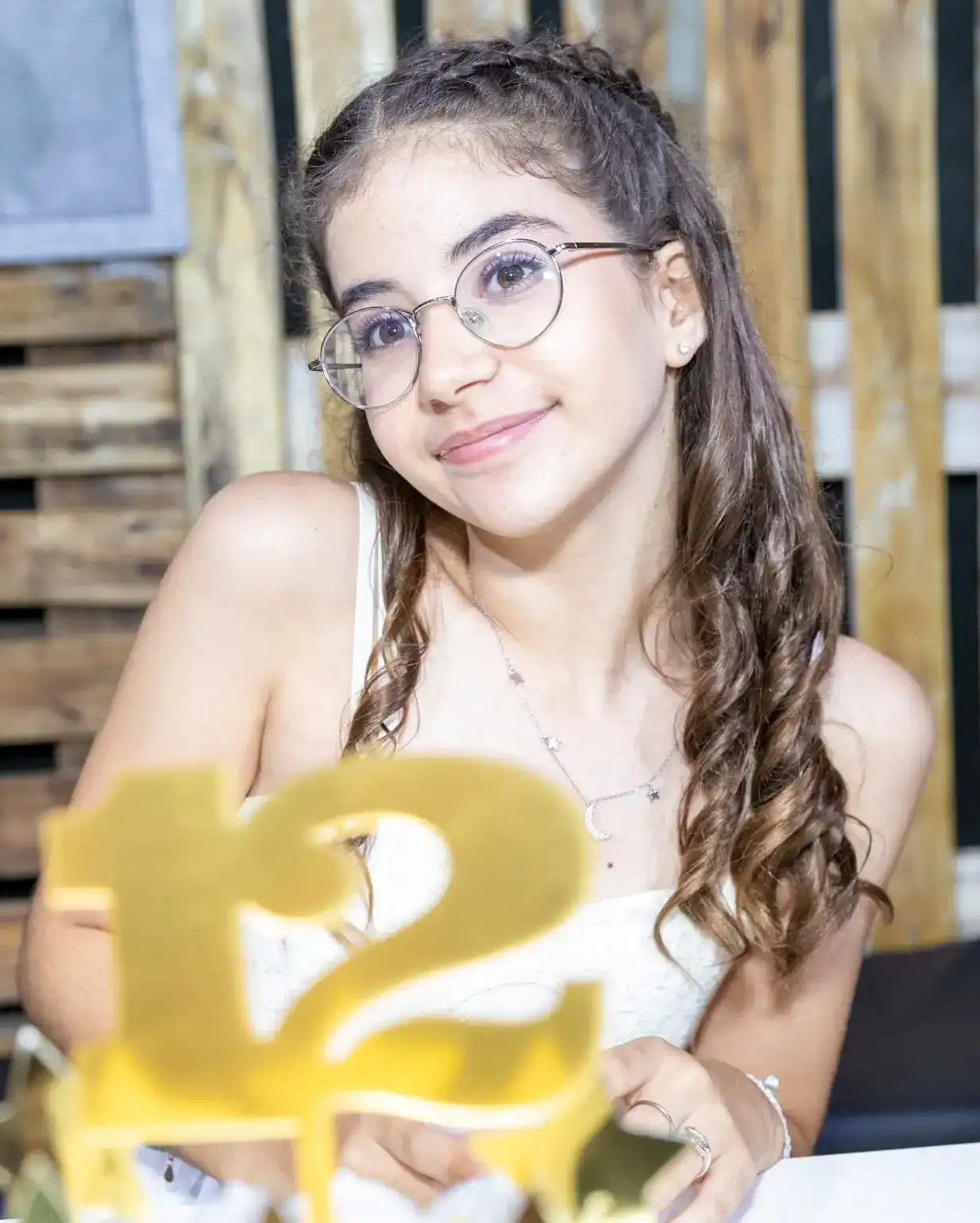 איפור ושיער לבנות מצווה