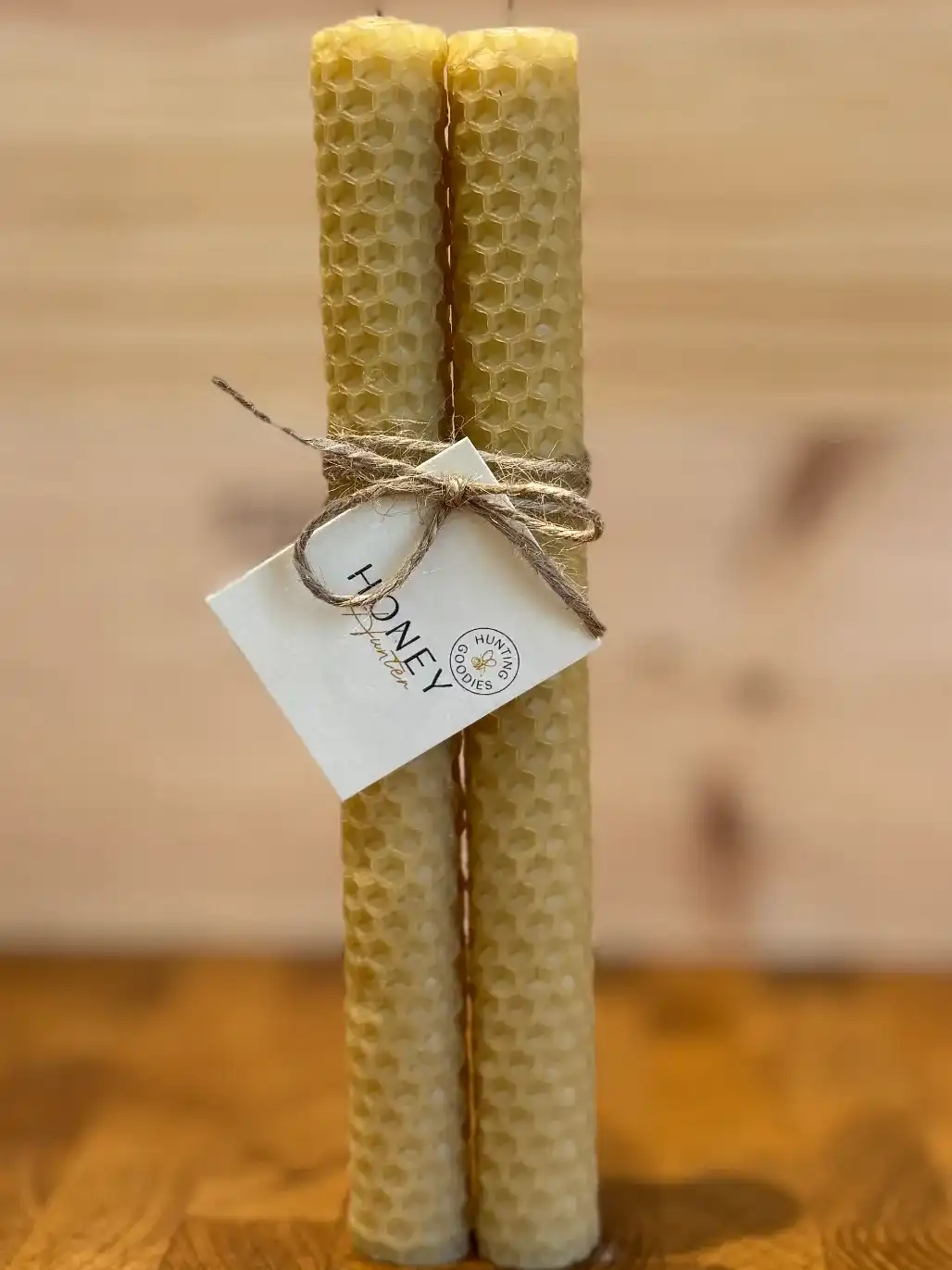 זוג נרות מגולגלים משעוות דבורים טבעית | Honey Hunter