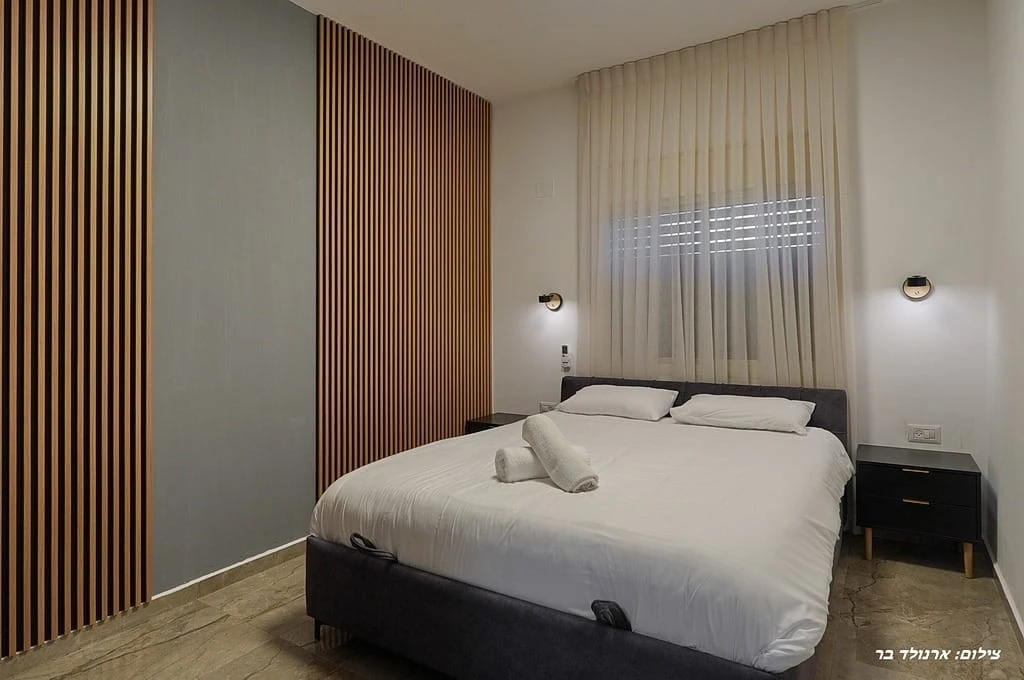 חדרי שינה עם שירותים ומקלחת פרטיים