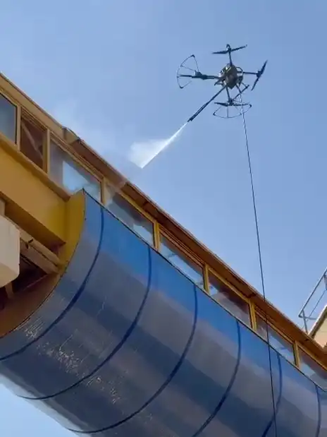 שטיפת גשרים באמצעות רחפן – ניקוי מדויק, בטוח וחדשני בגובה