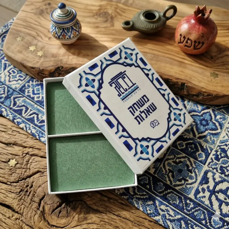קלפים בגודל 6X9 ס"מ בעיצוב  בכמות קטנה