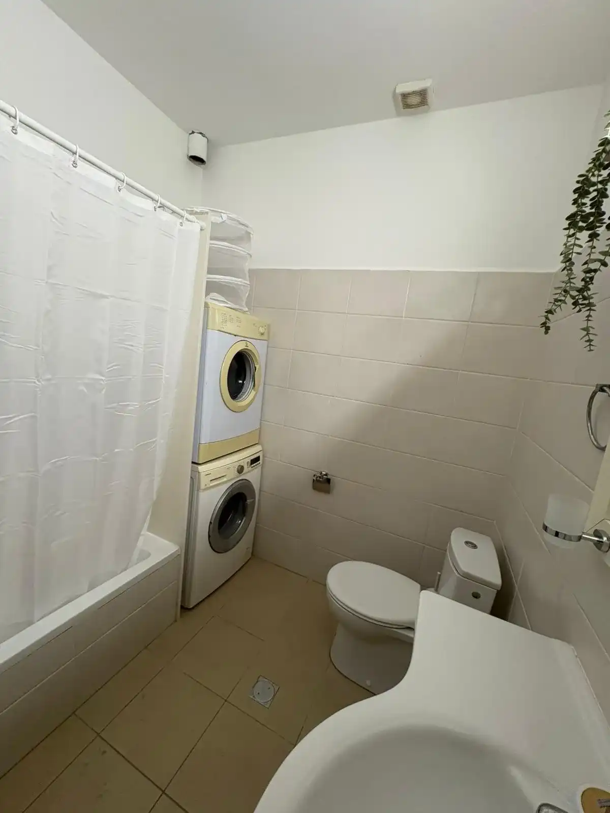  חדר רחצה ושירותים