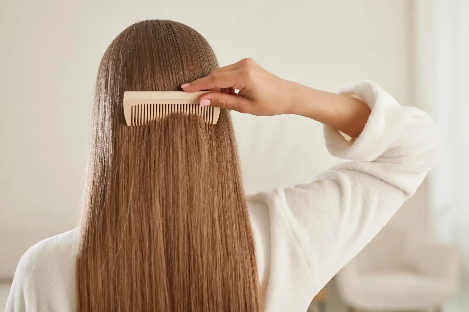 איך לשמור על תוצאות החלקת שיער לאורך זמן