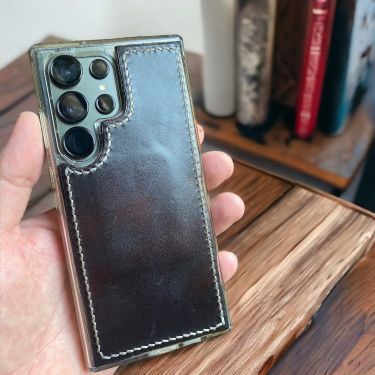 כיסוי עור שחור