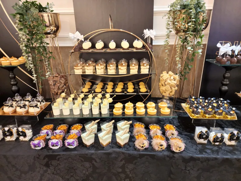 בר בר-מצווה אלגנטי בשחור זהב. עיצוב💫קינוחים💫ומזכרות