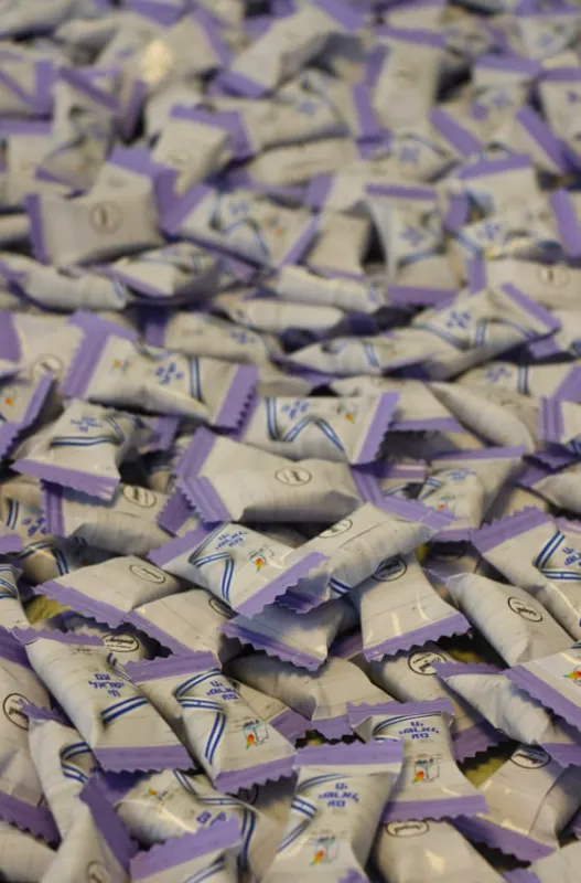 סוכריות ממותגות לבתי ספר