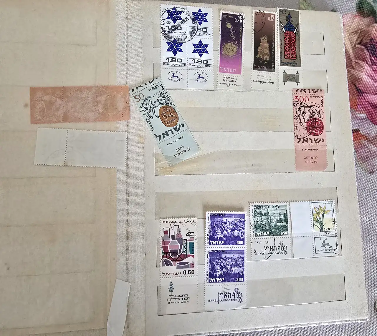 שני אלבומי בולי ישראל עם שובלים חתומים, תקופות שונות