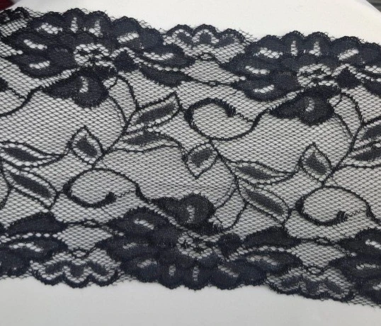 תחרה לייקרה