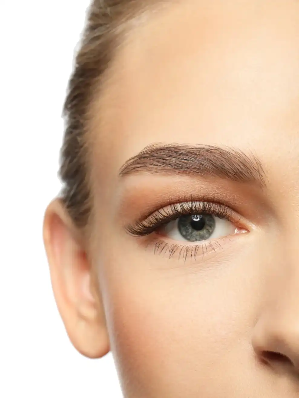 עיצוב גבות טבעי לנשים – התאמה מושלמת למבנה הפנים