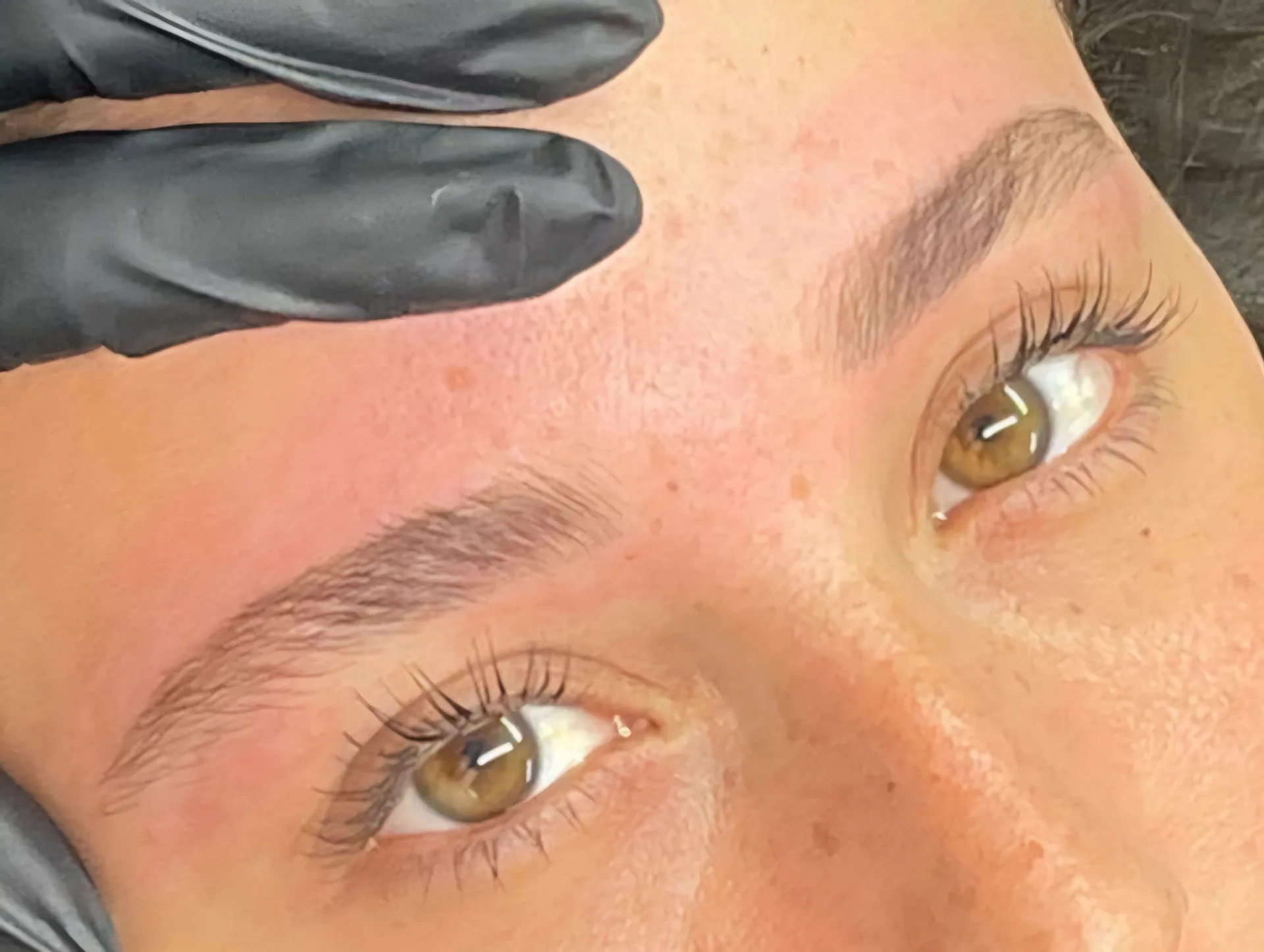 עיצוב גבות טבעיות – איך להשיג את המראה המושלם